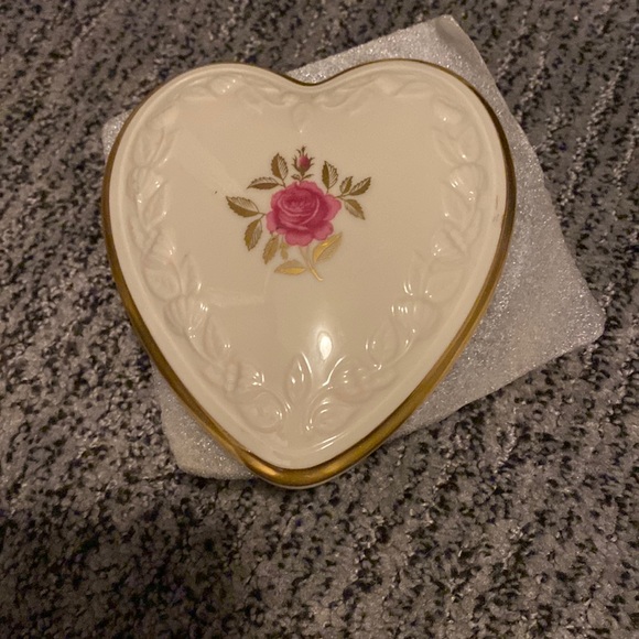 Heart shape Lenox with Rose decal - Picture 1 of 5